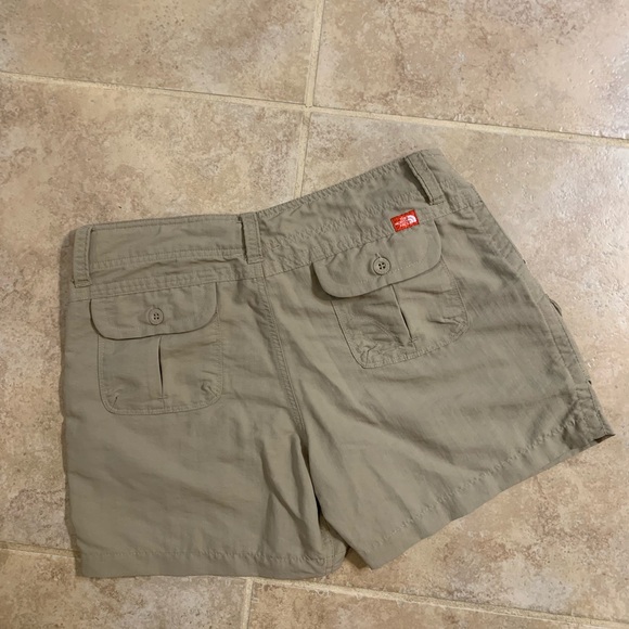 Womens North Face Hiking Shorts SZ 12 - Picture 4 of 4
